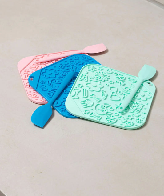 ONLYFRESH Silicone Licking Mat with Non-slip Base and Scraper for Pets